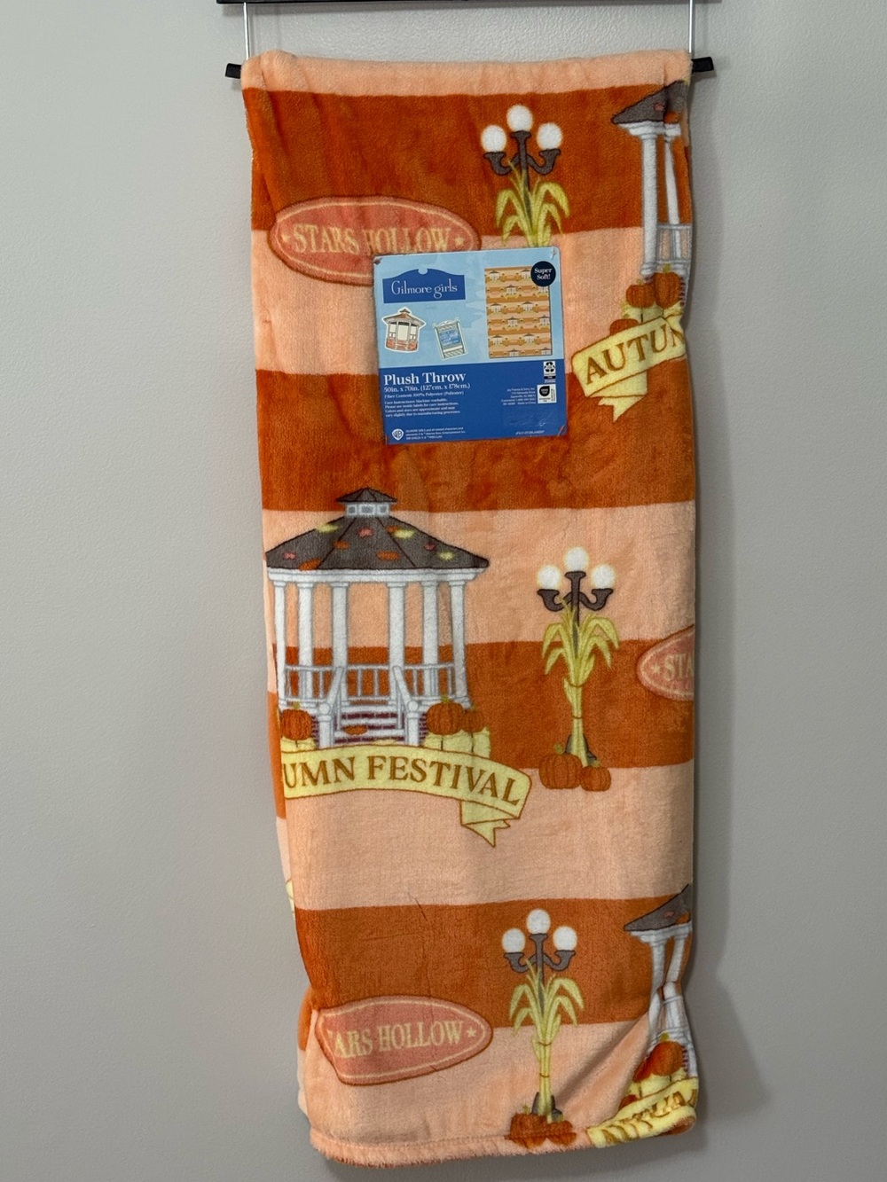 Gilmore Girls Autumn Festival Plush Throw Blanket 50x70.  NWT